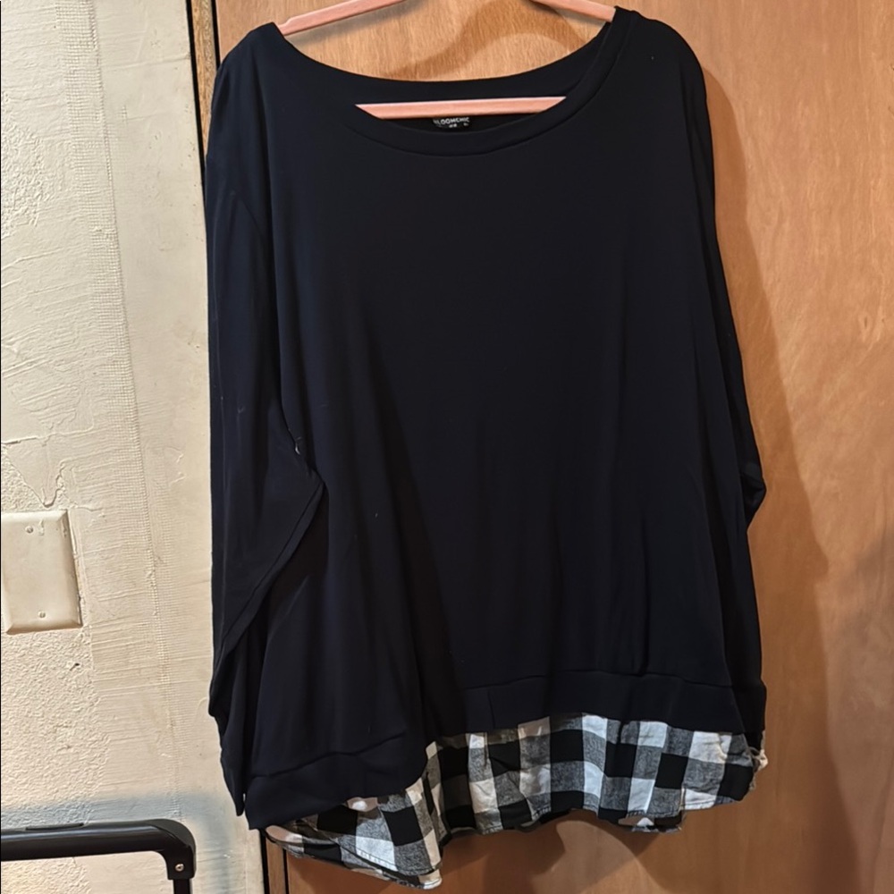 BloomChic Black Boxy Blouse with Plaid Hem